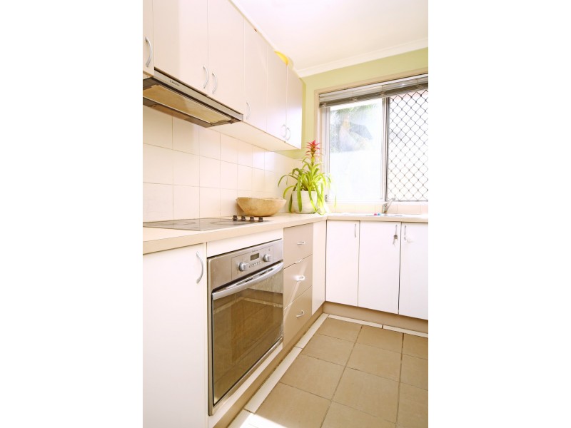 3/43 Chelsea Ave, Broadbeach QLD 4218