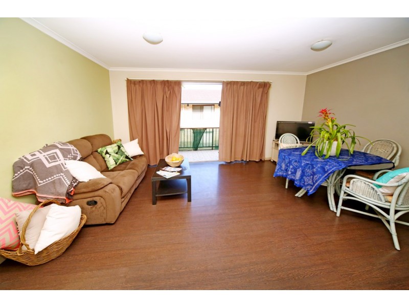 3/43 Chelsea Ave, Broadbeach QLD 4218