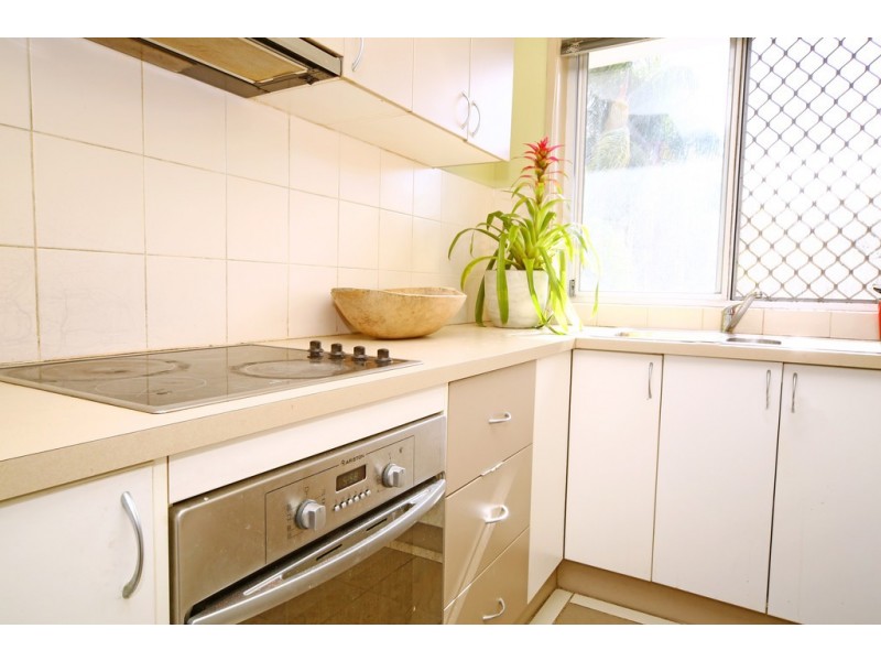 3/43 Chelsea Ave, Broadbeach QLD 4218