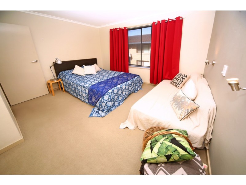 3/43 Chelsea Ave, Broadbeach QLD 4218