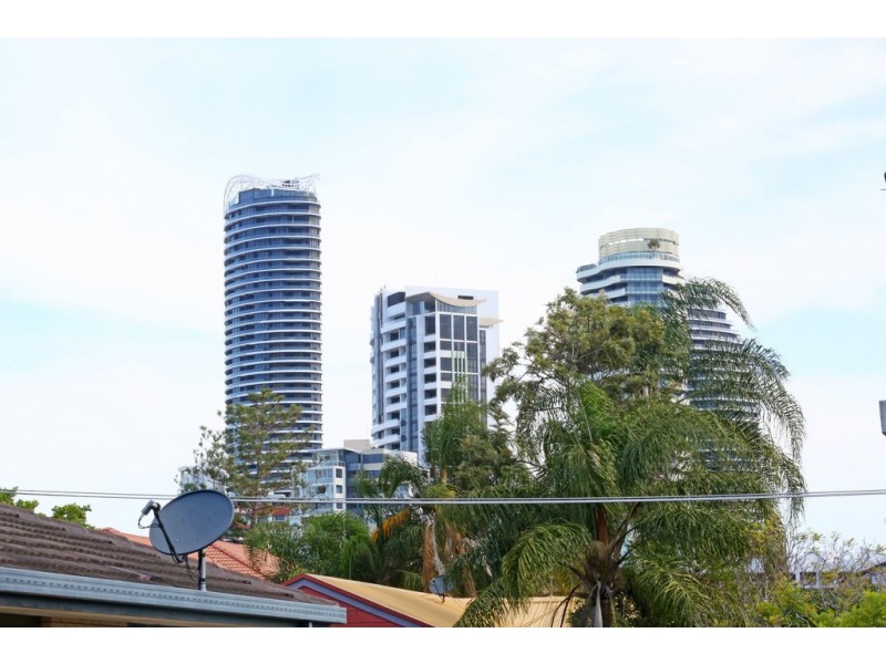 3/43 Chelsea Ave, Broadbeach QLD 4218