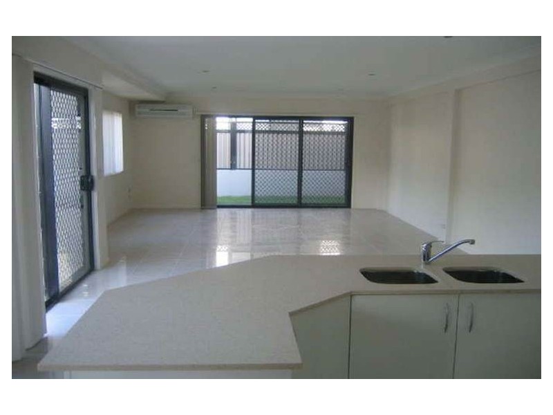 3/12 Prince Street, Southport QLD 4215