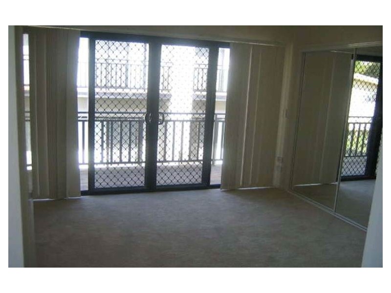 3/12 Prince Street, Southport QLD 4215
