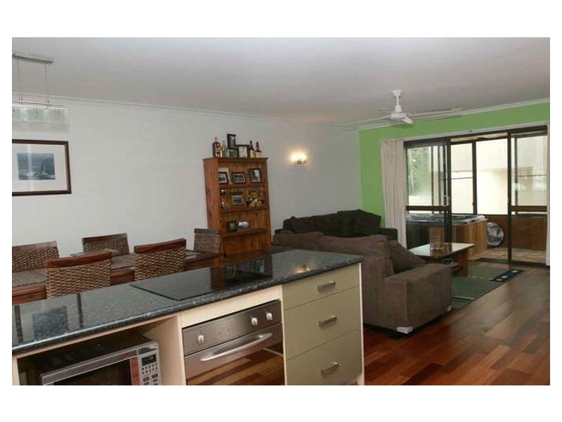 2/53 Old Burleigh Road, Surfers Paradise QLD 4217