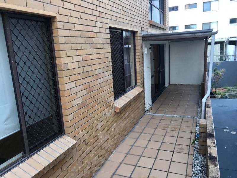 2/53 Old Burleigh Road, Surfers Paradise QLD 4217