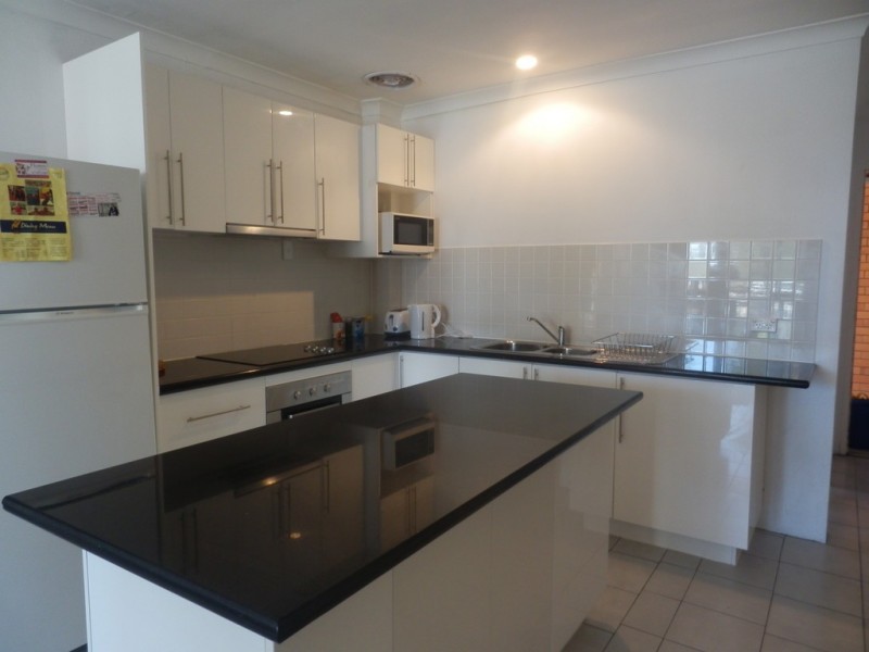 5/4 Alexandra Avenue, Broadbeach QLD 4218