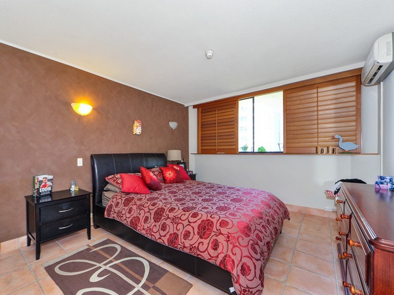 Apt 35/18 ‘The Regent’ Aubrey Street, Surfers Paradise QLD 4217