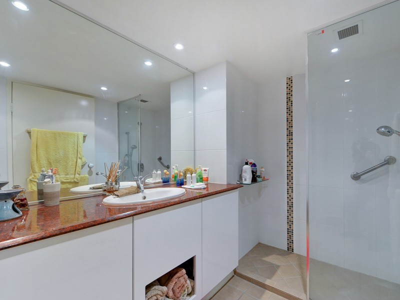 Apt 35/18 ‘The Regent’ Aubrey Street, Surfers Paradise QLD 4217