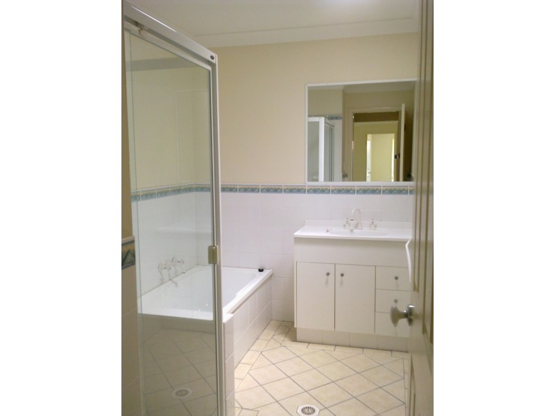 1/24 McMillan Street, Labrador QLD 4215