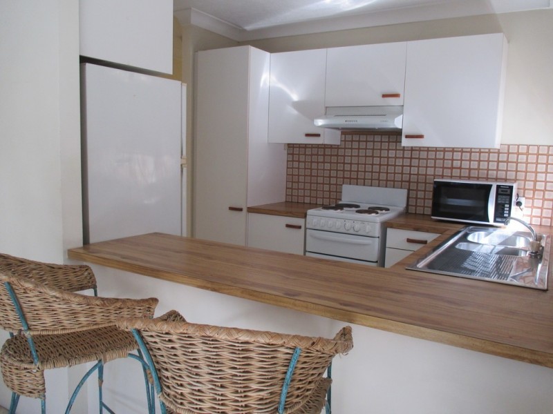 4/24 First Ave, Broadbeach QLD 4218