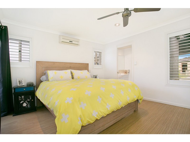 25 Rainbird Close, Burleigh Waters QLD 4220