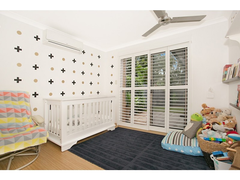 25 Rainbird Close, Burleigh Waters QLD 4220