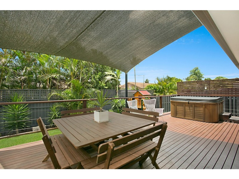 25 Rainbird Close, Burleigh Waters QLD 4220