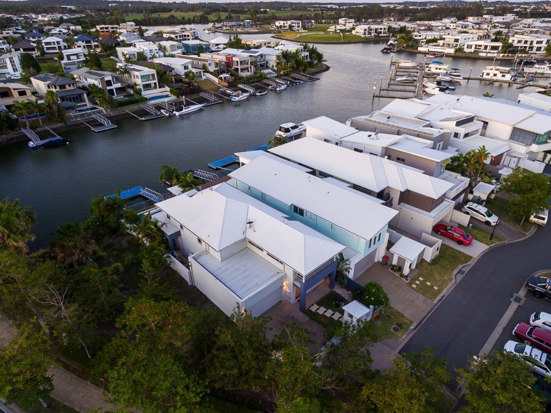 2 Onshore Place, Helensvale QLD 4212