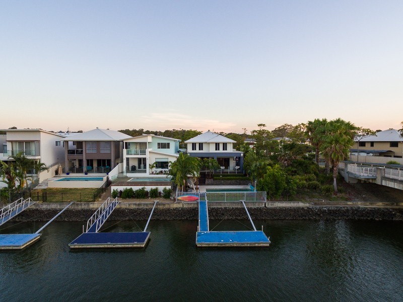 2 Onshore Place, Helensvale QLD 4212