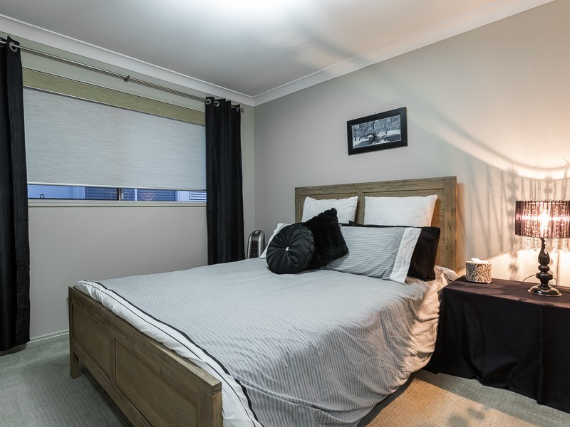 2 Onshore Place, Helensvale QLD 4212