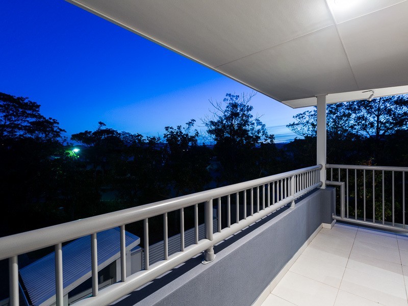 2 Onshore Place, Helensvale QLD 4212
