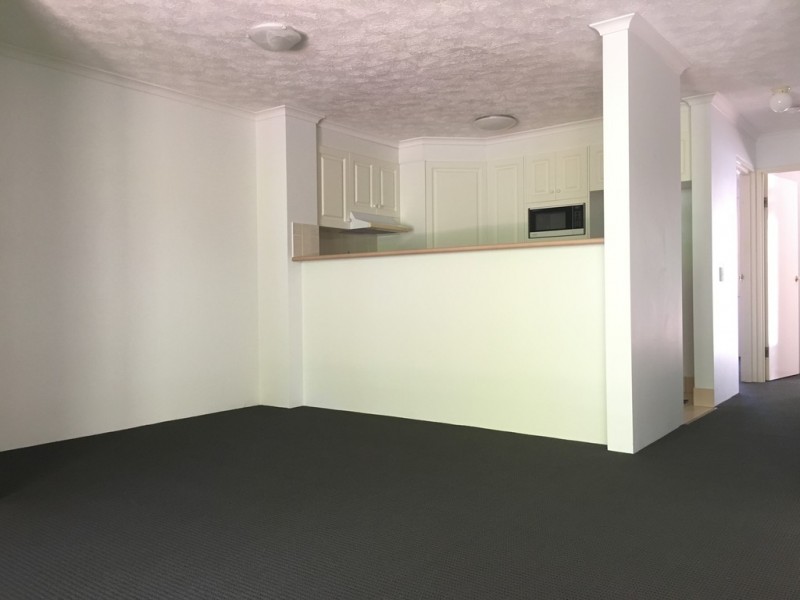 2/2761 Gold Coast Hwy, Broadbeach QLD 4218