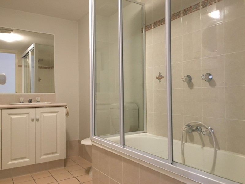 2/2761 Gold Coast Hwy, Broadbeach QLD 4218