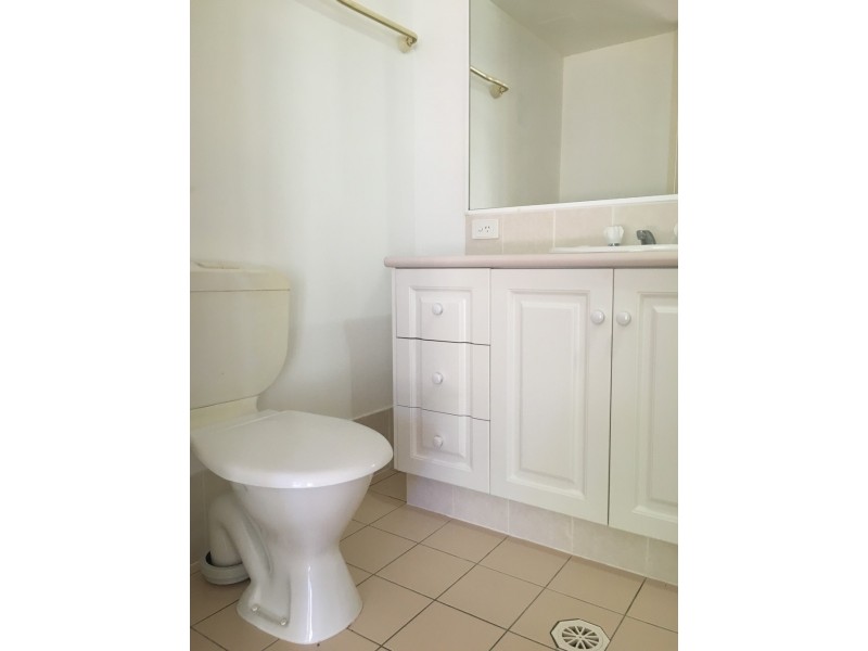 2/2761 Gold Coast Hwy, Broadbeach QLD 4218