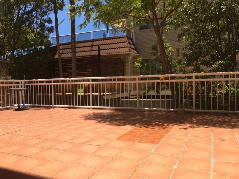 2/2761 Gold Coast Hwy, Broadbeach QLD 4218