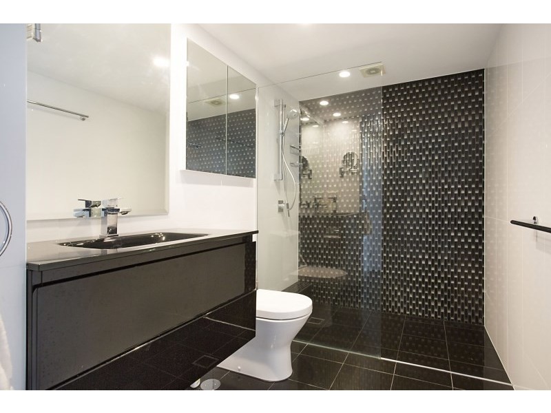 2203/33 T E Peters Drive”Fresh Water Point, Broadbeach Waters QLD 4218