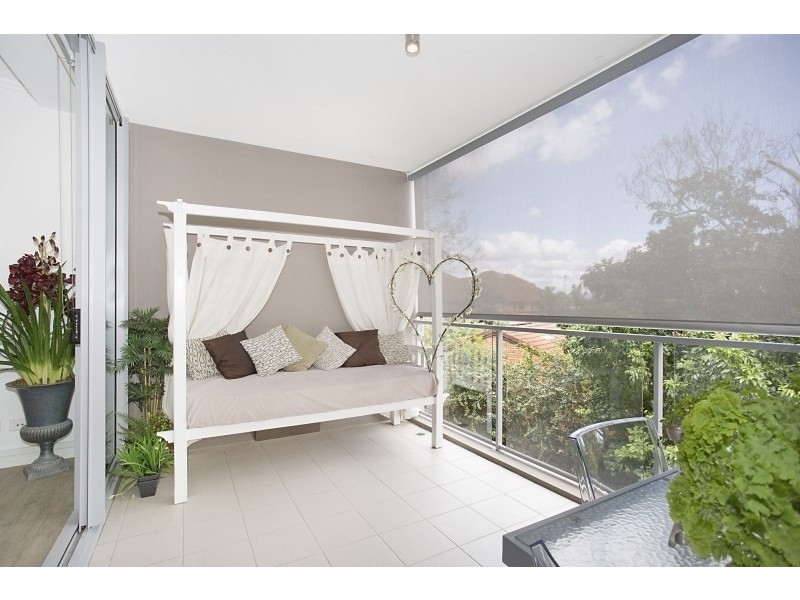2203/33 T E Peters Drive”Fresh Water Point, Broadbeach Waters QLD 4218