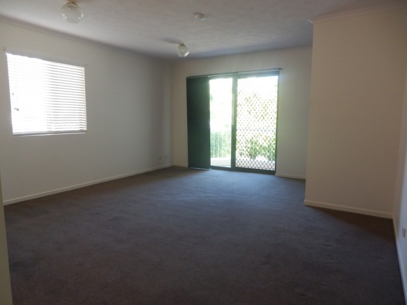 2/15 Australia Ave, Broadbeach QLD 4218