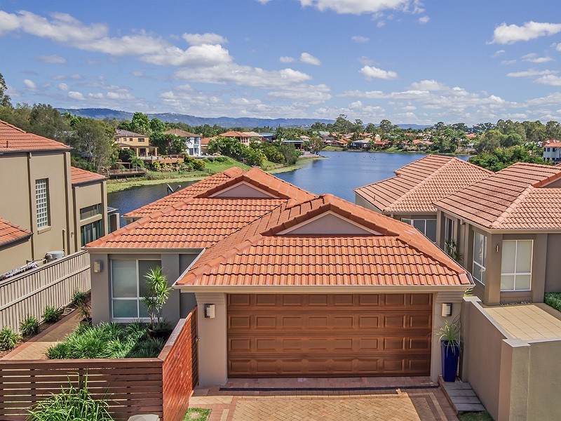 13 Manor Close, Robina QLD 4226