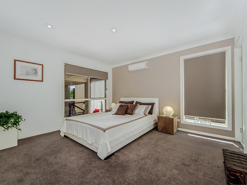 13 Manor Close, Robina QLD 4226