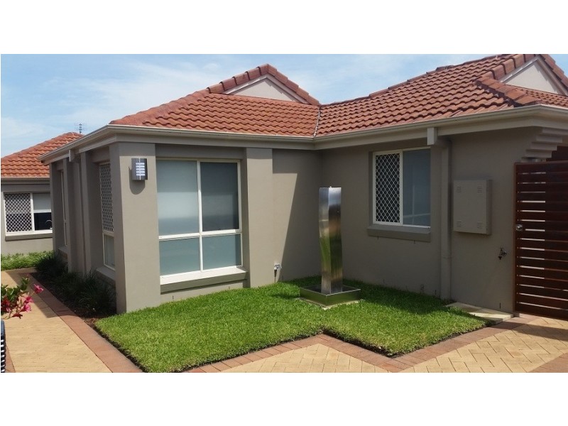 13 Manor Close, Robina QLD 4226