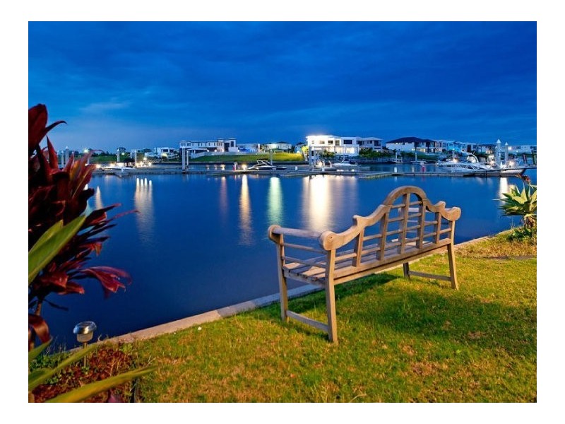 22 Onshore Place, Helensvale QLD 4212