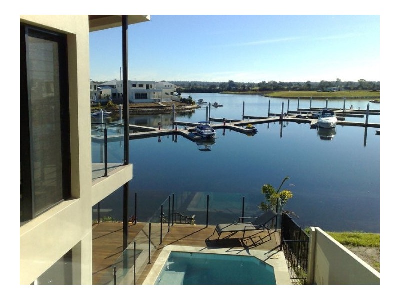 22 Onshore Place, Helensvale QLD 4212