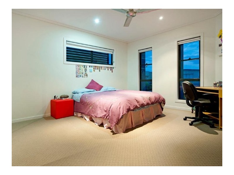 22 Onshore Place, Helensvale QLD 4212