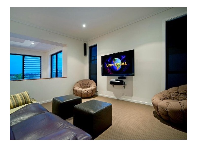 22 Onshore Place, Helensvale QLD 4212