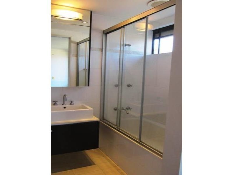 12/13 Federation Avenue, Broadbeach QLD 4218