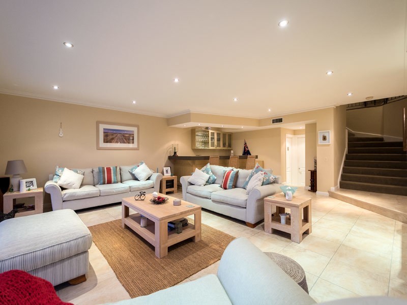 9 Wallaby Place, Sorrento QLD 4217