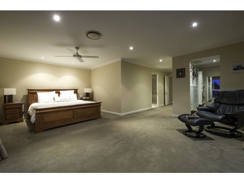 9 Wallaby Place, Sorrento QLD 4217