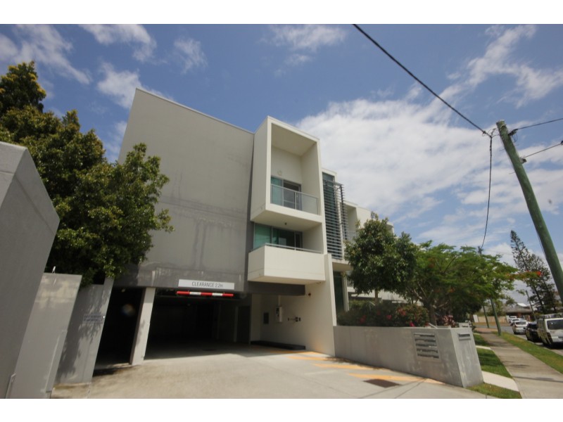 6/6 Miami Key, Broadbeach Waters QLD 4218
