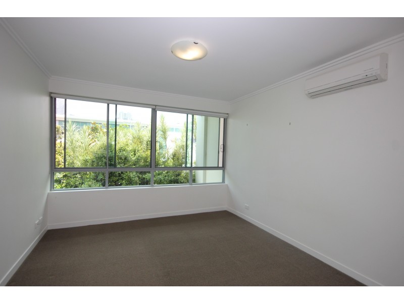 6/6 Miami Key, Broadbeach Waters QLD 4218