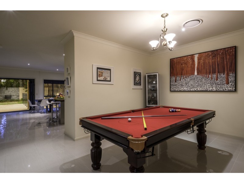 14 Waterview Crescent, Sorrento QLD 4217