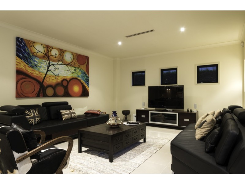 14 Waterview Crescent, Sorrento QLD 4217