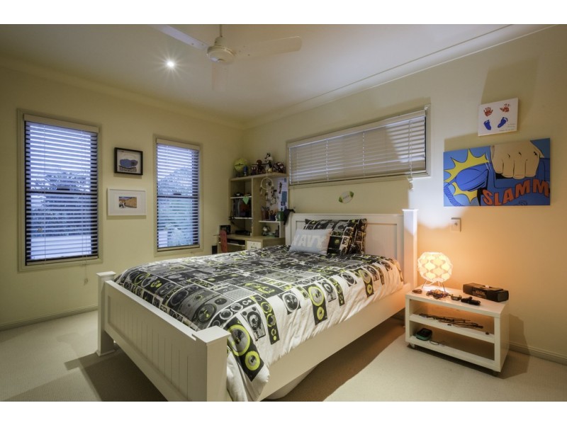 14 Waterview Crescent, Sorrento QLD 4217