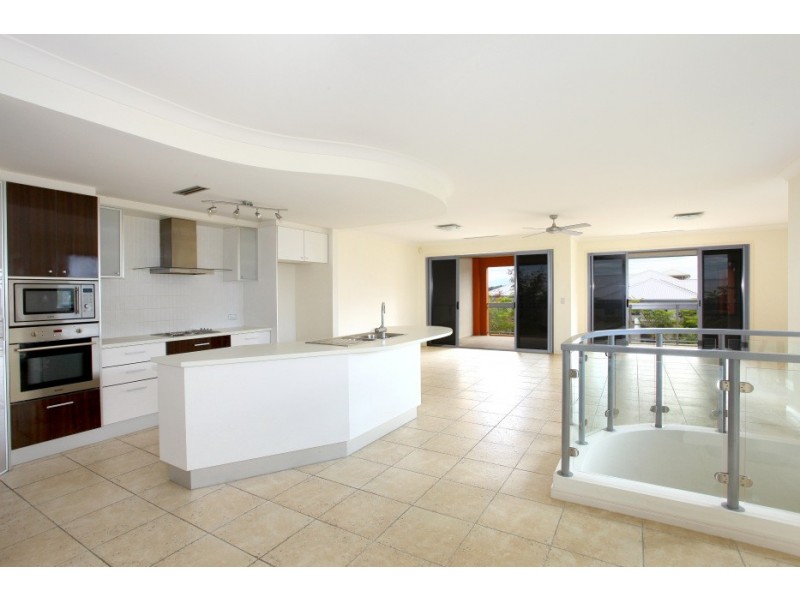 3314 Central Place, Carrara QLD 4211