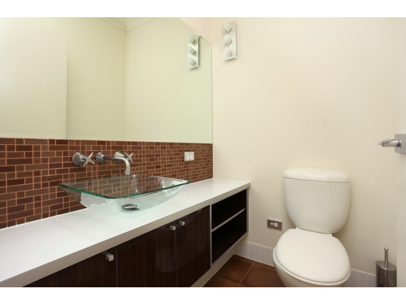 3314 Central Place, Carrara QLD 4211