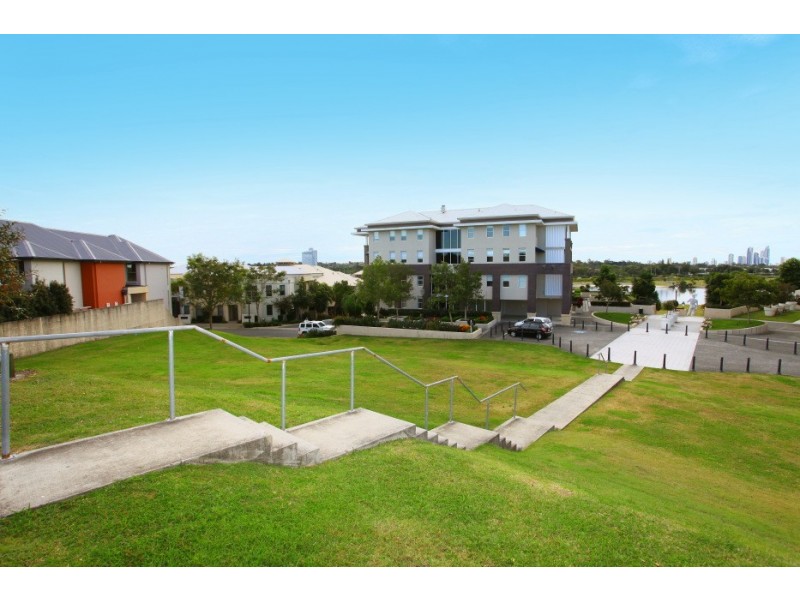 3314 Central Place, Carrara QLD 4211