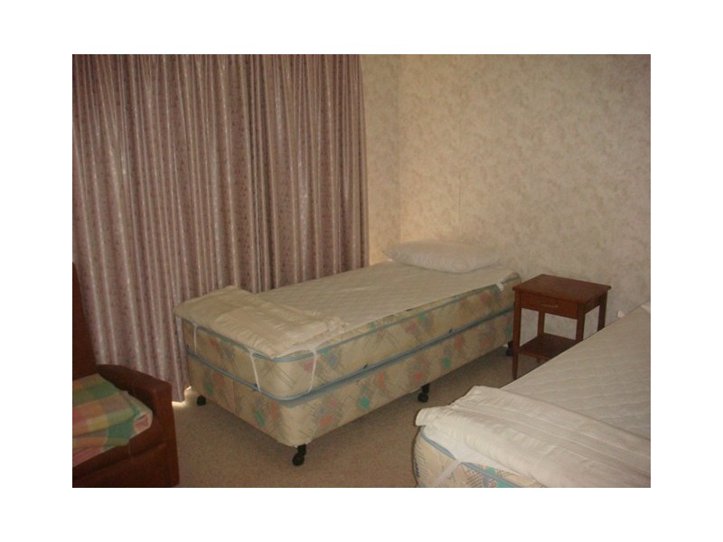 1/272 Hedges Ave, Broadbeach QLD 4218