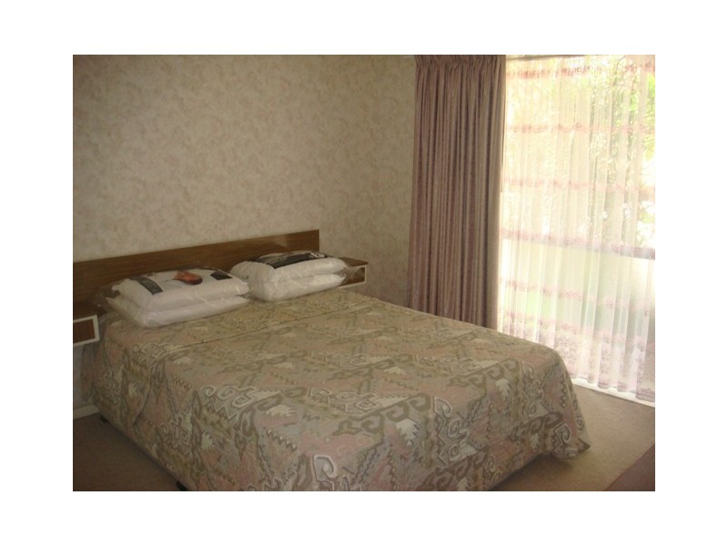 1/272 Hedges Ave, Broadbeach QLD 4218