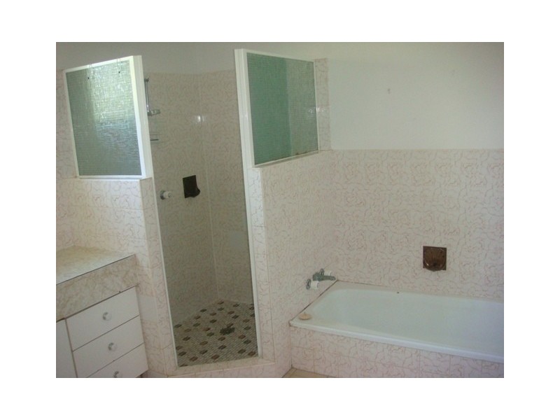 1/272 Hedges Ave, Broadbeach QLD 4218