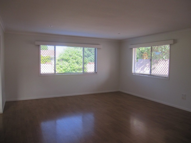 3 Allambi Ave, Broadbeach Waters QLD 4218